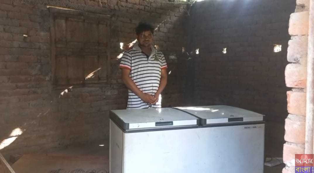 মৃত্যুর ১২ দিন পেরিয়ে গেলেও দেহ সৎকার না করে, আগলে রেখেছেন বাবা বিচারের দাবিতে।।