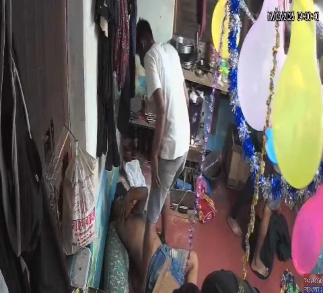 বরানগরে সোনার কারখানায় ভোর রাতে হামলা দু*স্কৃ*তিদের,আ*ক্রান্ত সোনার দোকানের কর্মচারীরা, গ্রেফতার একজন,আতংকিত স্বর্ন ব্যবসায়ীরা
