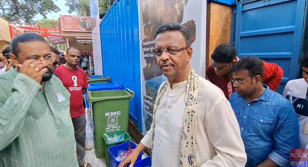 শুকনো বর্জ্য ব্যবস্থাপনা এখন সমস্যা হয়ে দাঁড়িয়েছে।ফলে এই সমস্যার সমাধানে এগিয়ে এল উত্তর কলকাতার নামি পুজো কমিটি টালা প্রত্যয়