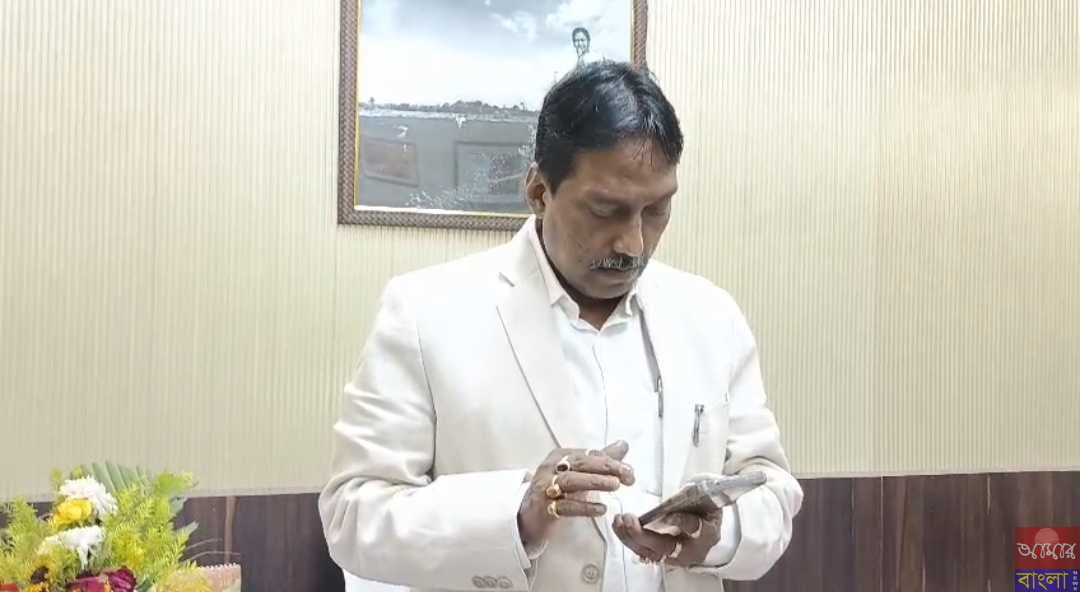 পানিহাটির চেয়ারম্যানের নাম করে কোটি টাকার প্রতারণার অভিযোগ