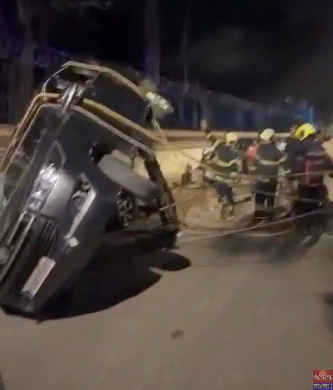 ভয়াবহ দু*র্ঘটনার কবলে অক্ষয় কুমার, রাস্তায় উল্টে গেল গাড়ি, অল্পের জন্য প্রাণে রক্ষা পেলেন অক্ষয় ও ট্যুইঙ্কল! 